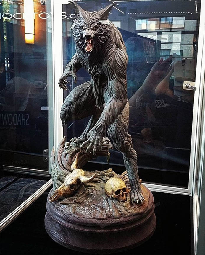 howling-werewolf-statue-preview